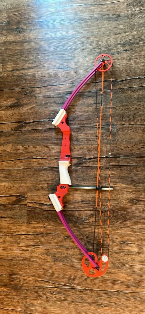 Genesis Compound Bow Set Right-Handed