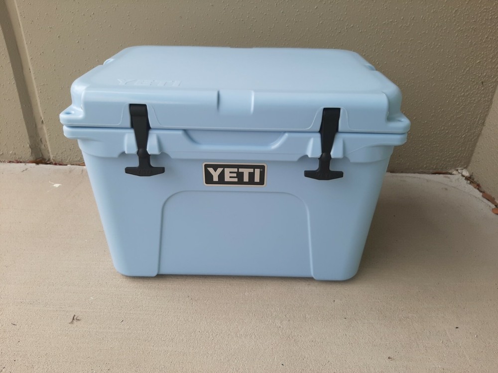 Yeti Tundra 35 Cooler