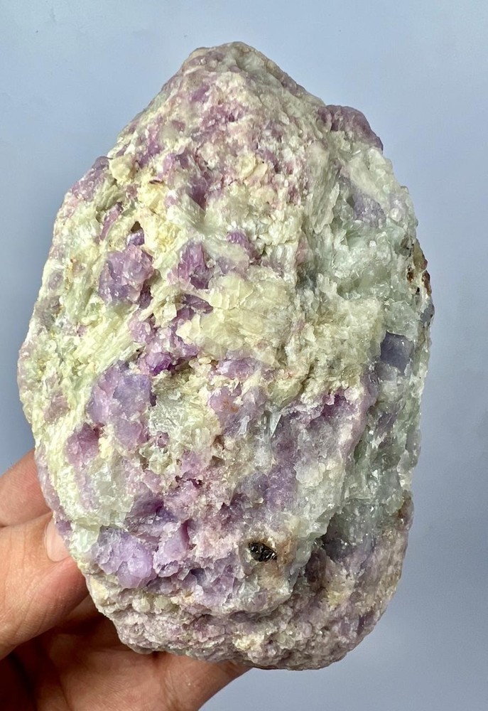 472 G Rare Fluorescent Sharp Phosphorescent Hackmanite, Phlogopite, Calcite AFG