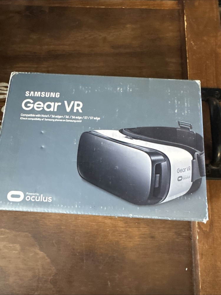 Samsung Gear VR Powered by Oculus - Untested