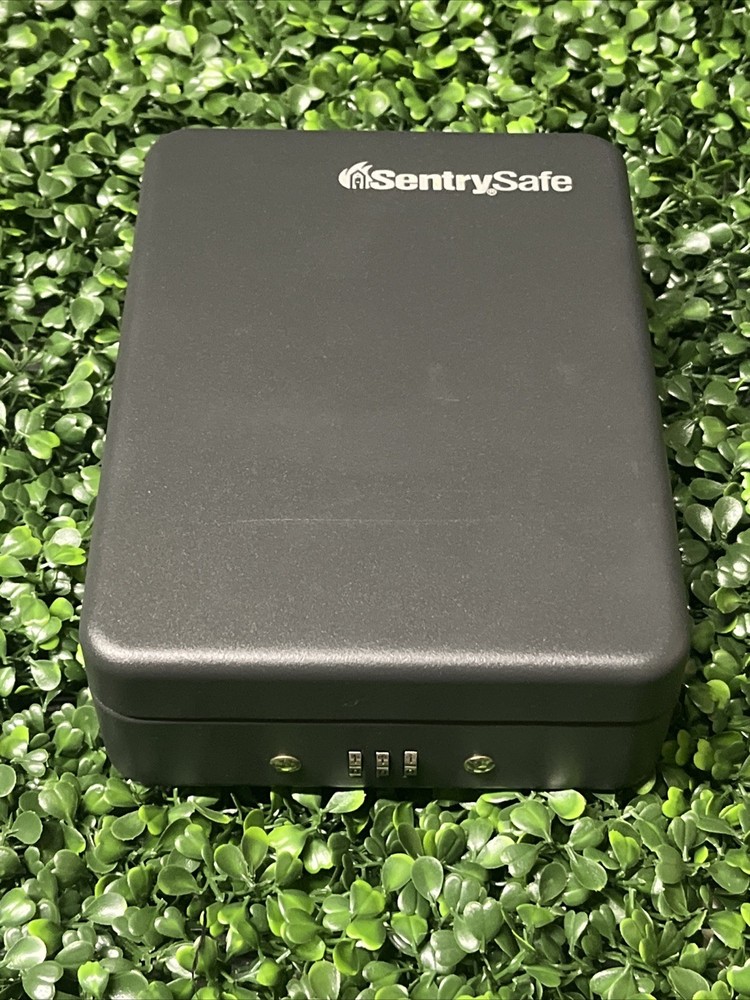 Sentrysafe Keep Safe P005C. Black. Portable. Secures Small Valuables With Lock