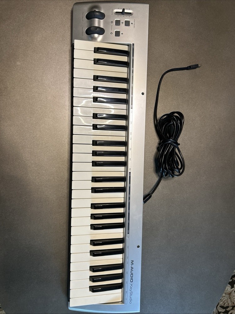 M-Audio KeyStudio 49-Key USB Midi Keyboard