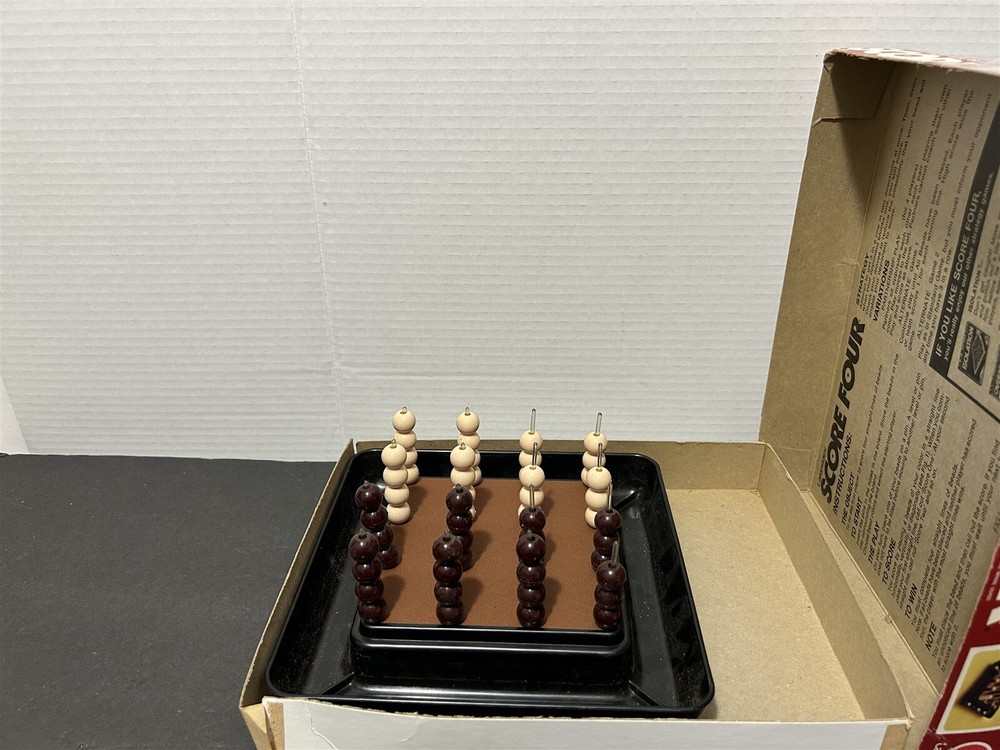 VTG. 1978 LAKESIDE 'S SCORE FOUR 3D GAME