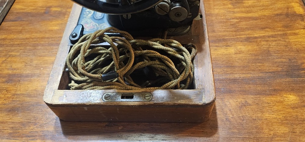 Singer Sewing Machine