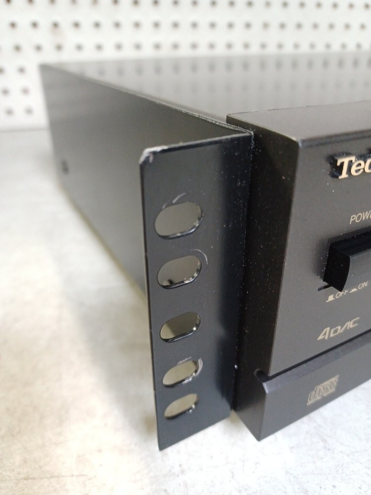 VINTAGE Technics CD Player SL-PG340 MASH - POWERS ON, DOES NOT PLAY, PARTS