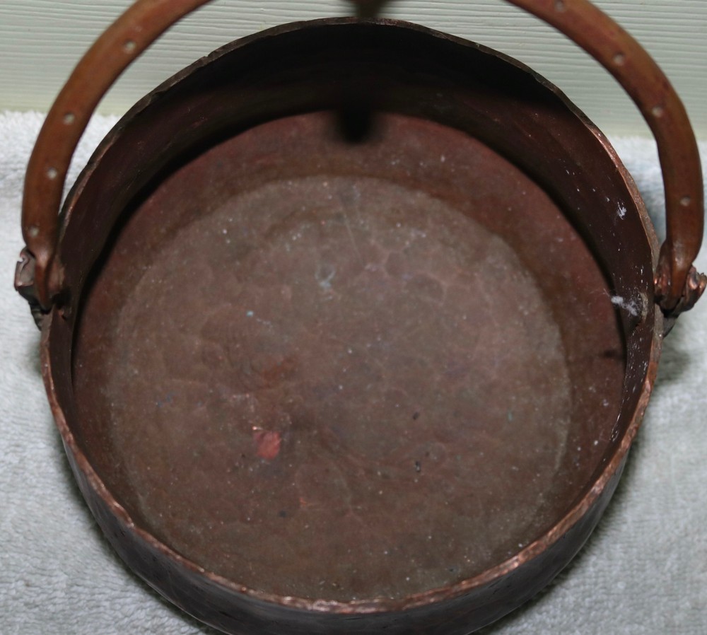 19C HAND FORGED/HAMMERED COPPER CAULDRON POT W/HANDLE 5 1/2"