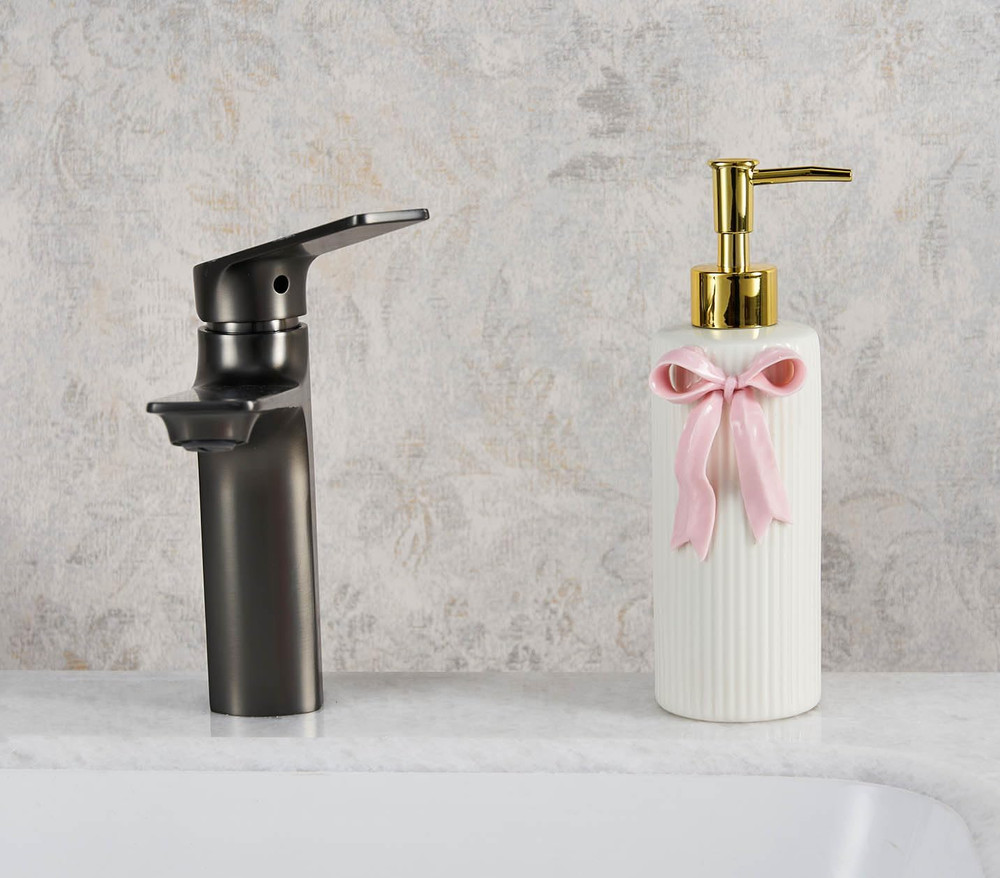 Handmade Ceramic Bow Soap Pump Dispenser Hand Lotion Liquid Dispenser Refillable