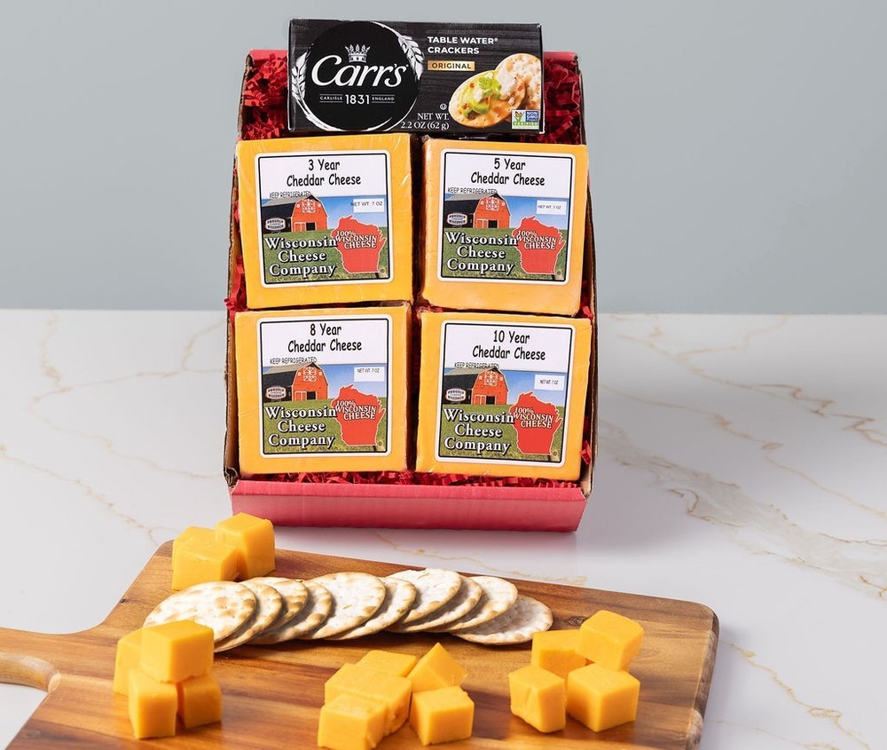 Wisconsin Cheese Classic Elite Aged Cheddar Cheese & Cracker