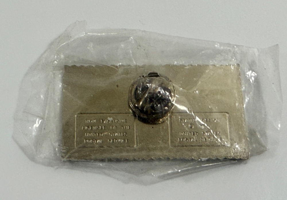 22c Flag Over Capitol Lapel Pin