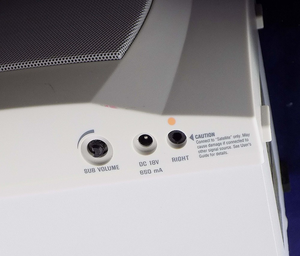 Altec Lansing AVS300 Computer 2.1 Powered Speaker System And Subwoofer Complete