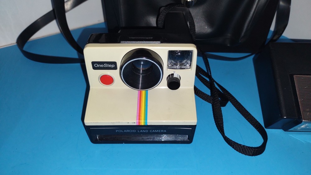 VINTAGE POLAROID CAMERA FLASH AND BAG VG CONDITION