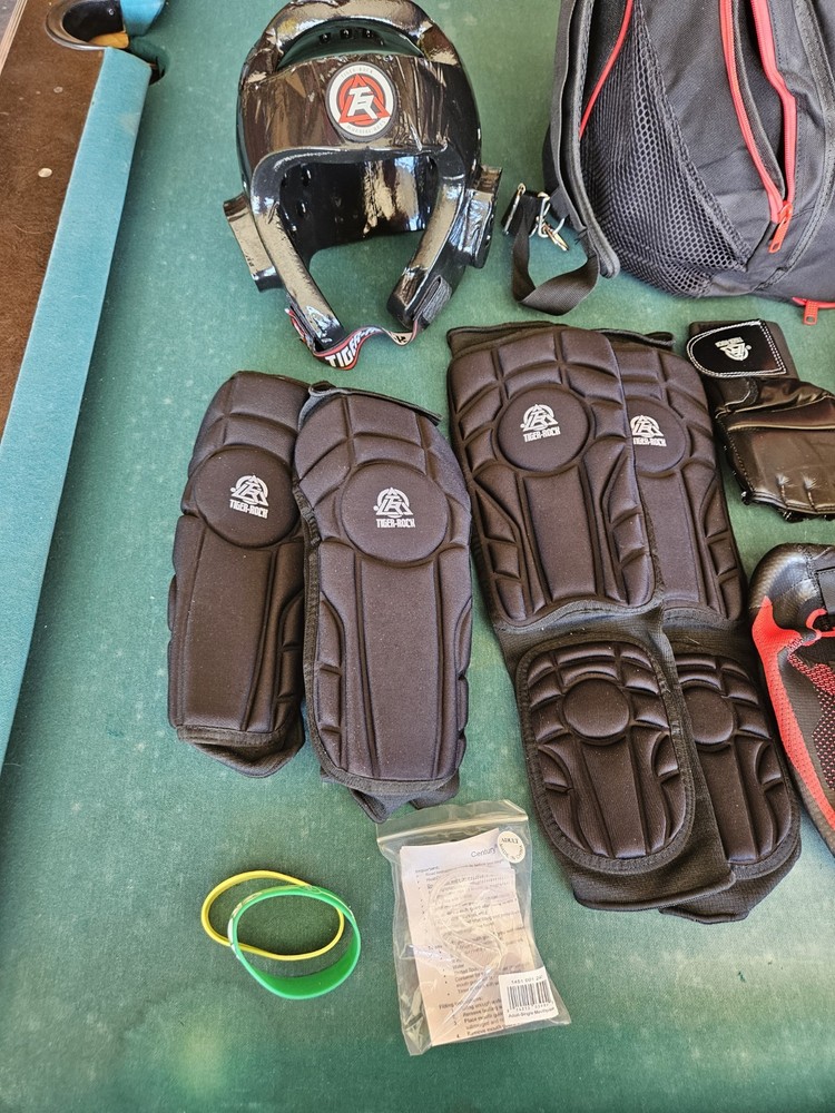 Tiger-Rock Medium Sparring Gear Set w/ Bag Set