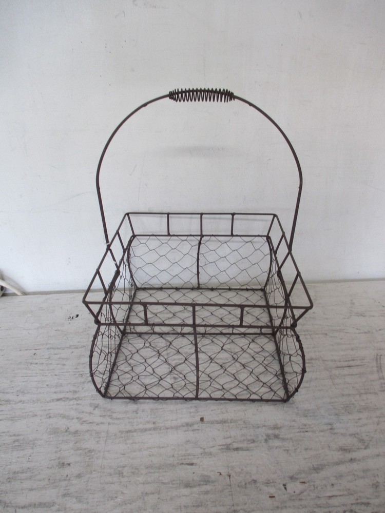 11" Chicken Wire Style Egg/Vegetable Gathering Basket with Handle