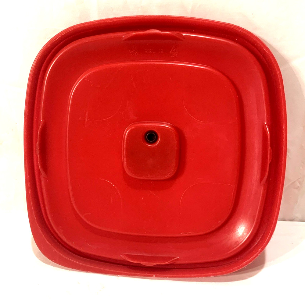Rubbermaid Vented Replacement Lid #2D85 ~ 6 1/2" Square (6” Container) ~ Red