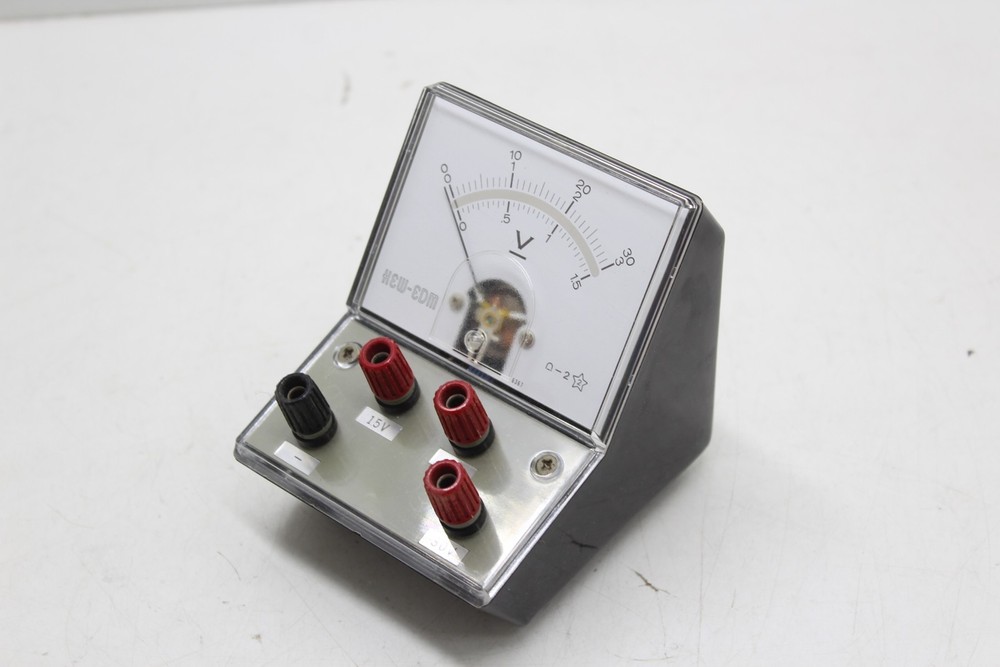 Globe HEW-EDM Analog Multi-input DC Voltmeter