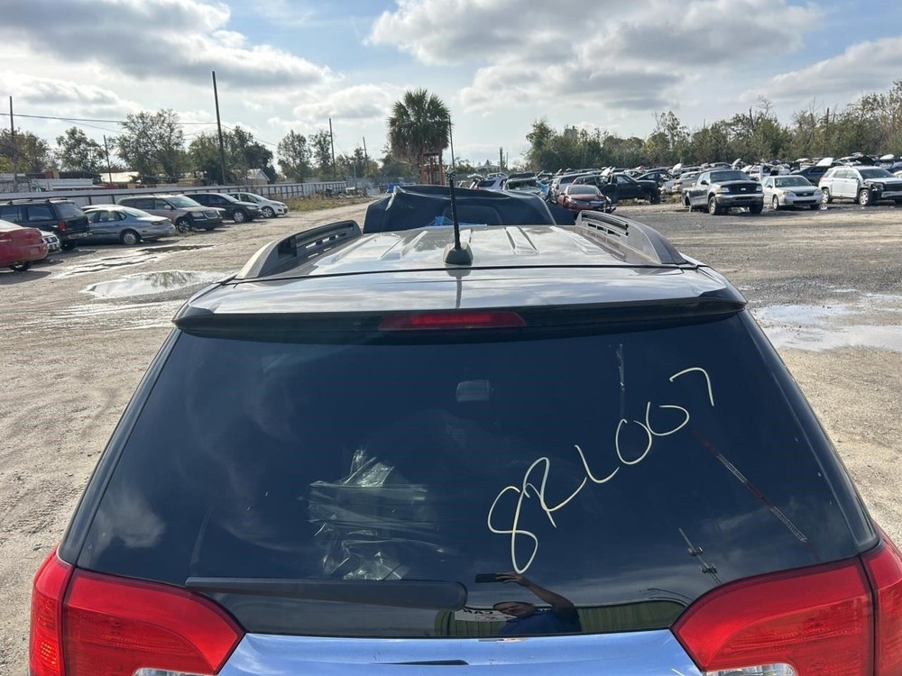 TERRAIN   2016 Antenna 104944253