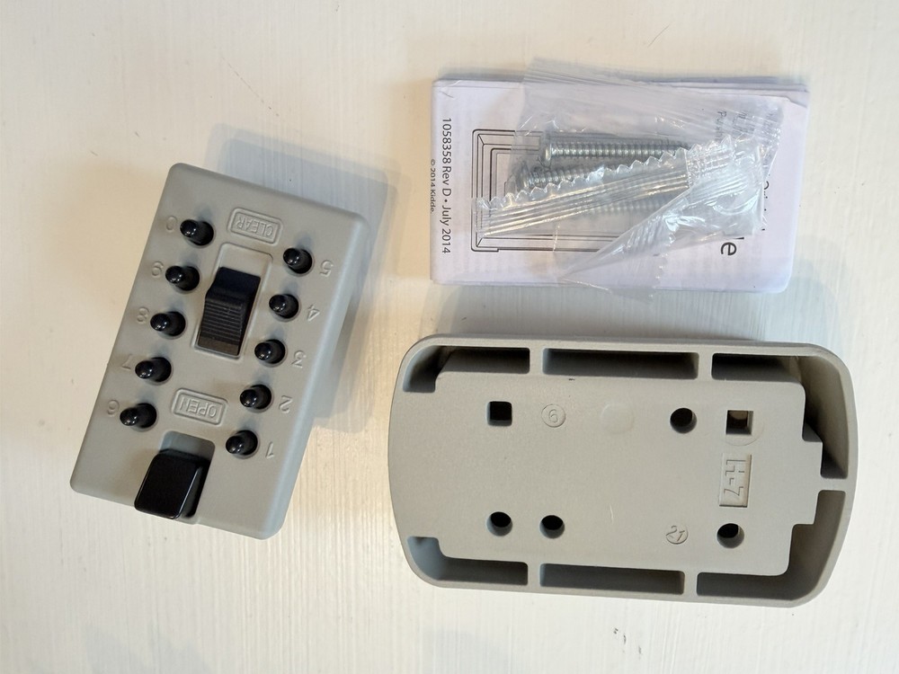 KIDDE 1414 Lock Box,Surface Mount,2 Keys 2XLC4 AccessPoint Key Safe