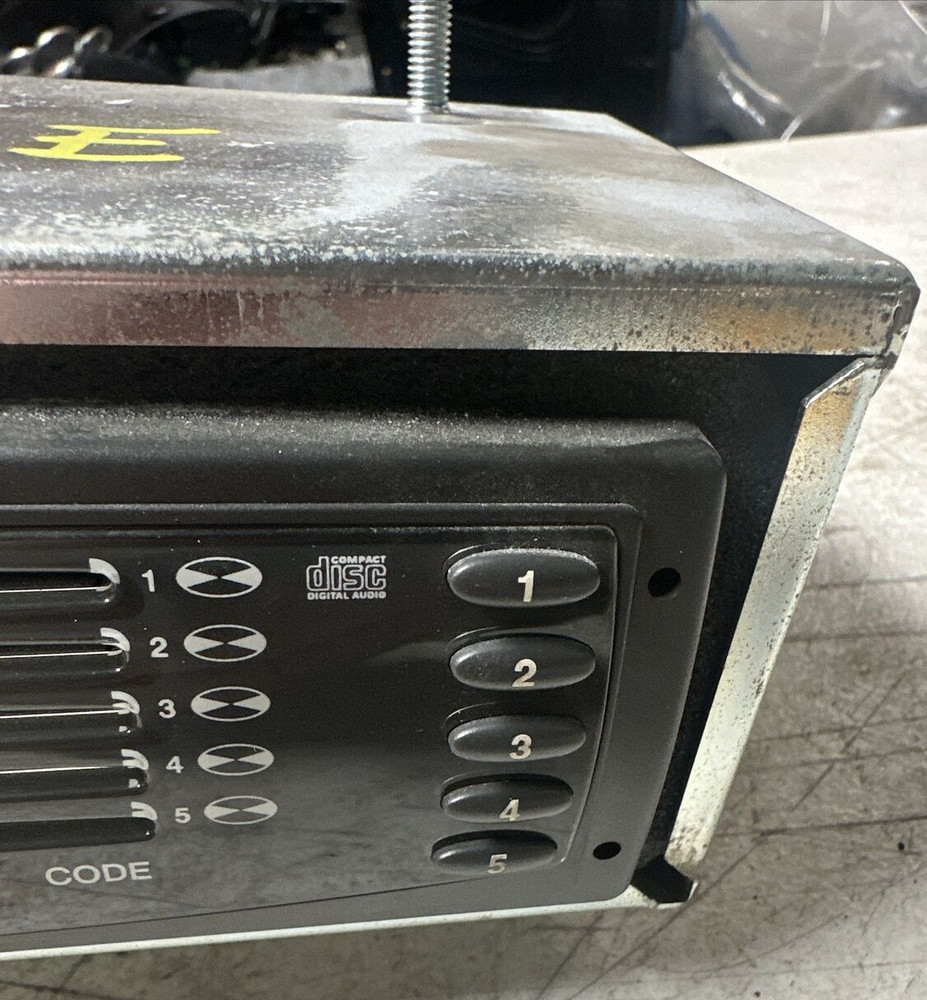 2003 Maserati Coupe Blaupunkt CD Changer & Bracket