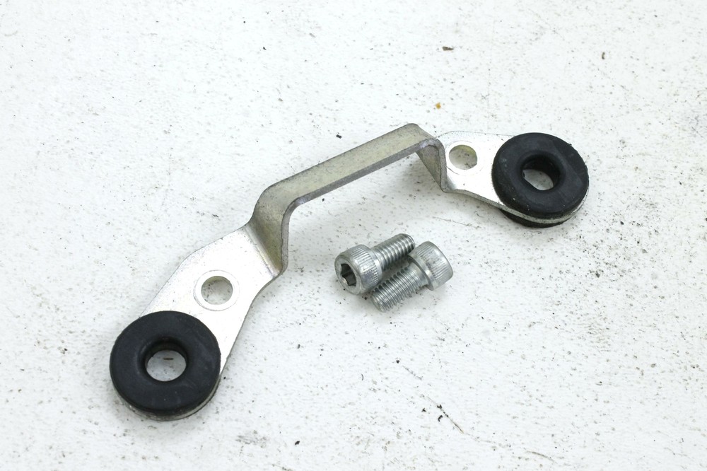 SUZUKI BOULEVARD 2009 / 13-16 OEM BRACKET, HEAD COVER CAP NO.2