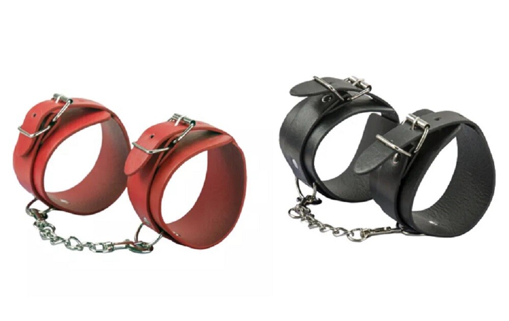Kinky BDSM Handcuffs with ConnectIng Chain