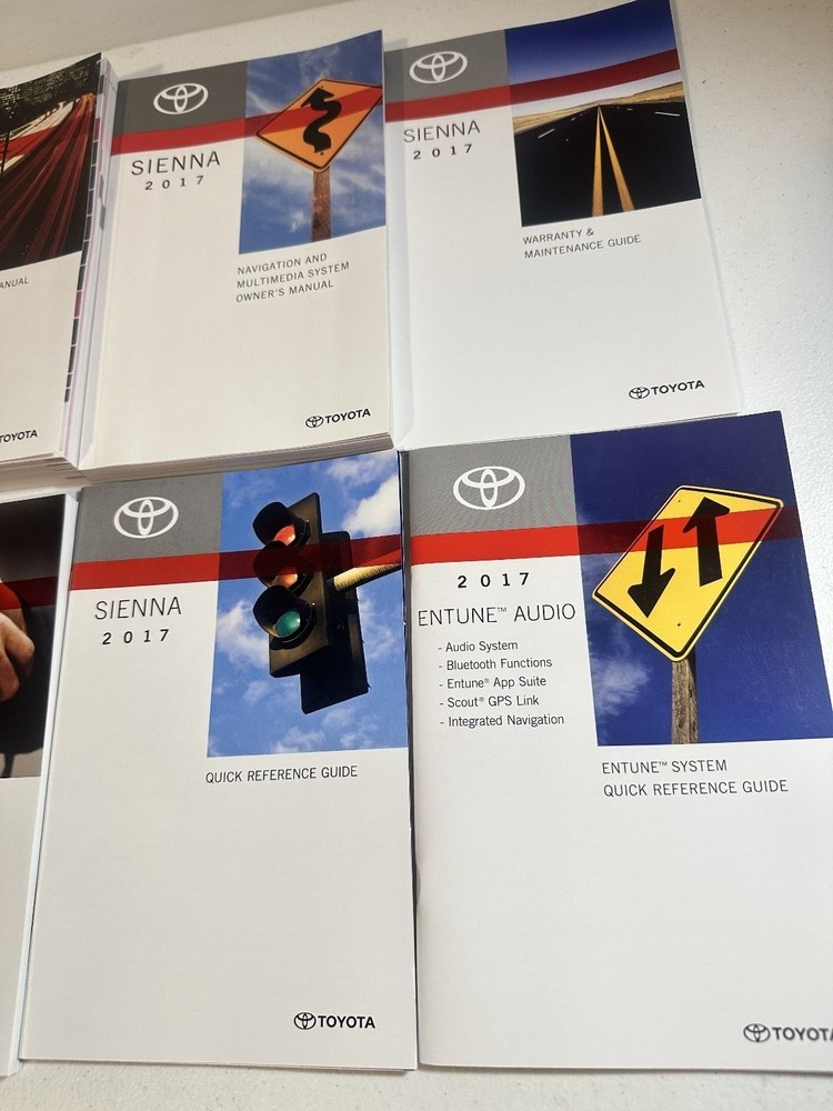 2017 Toyota Sienna Owner's Manual Set