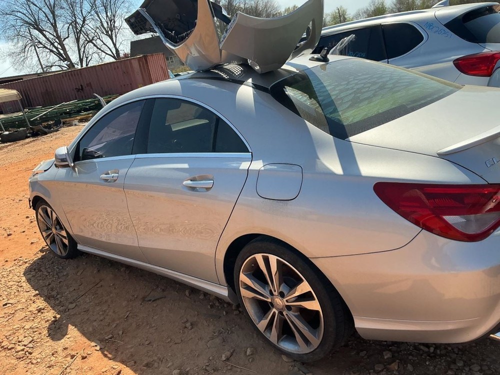 CLA250 2016 Glove Box 5008476