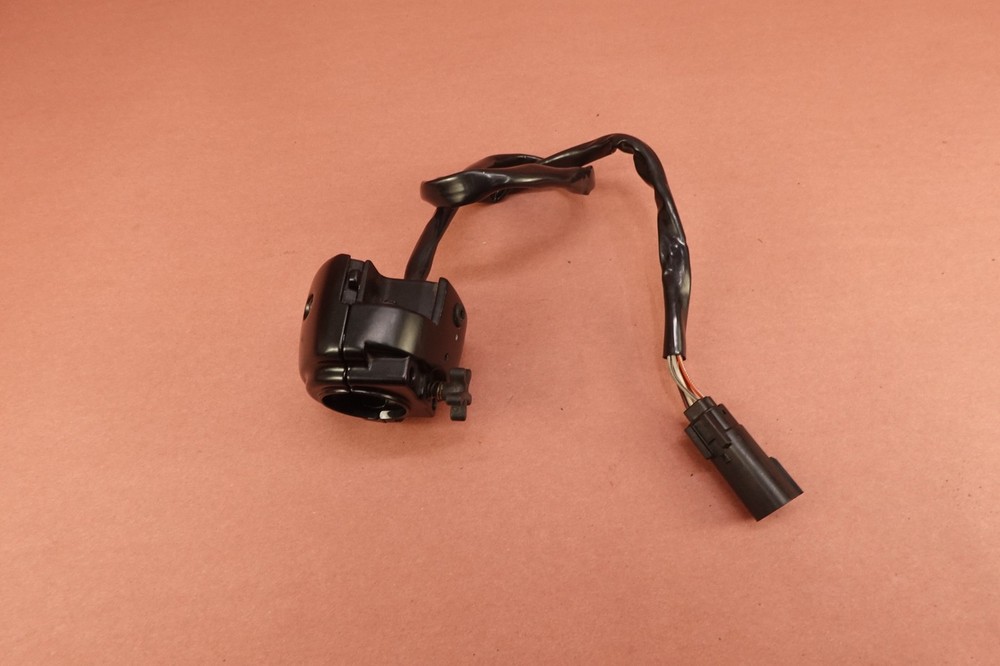 2009-2017 Harley VRSCF Muscle V-Rod Right Control Start Stop Switch