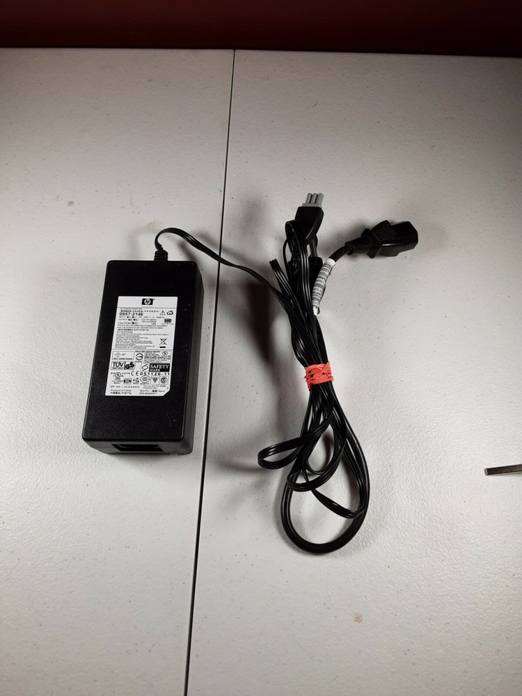 Hewlett Packard 0957-2146 Power Adapter