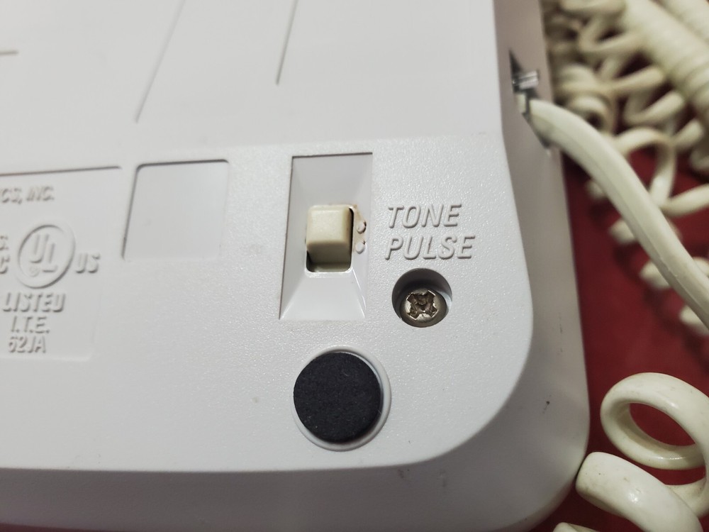 GE Big Button Telephone 2-9268B White & Tan With Memory Dialing & Redial