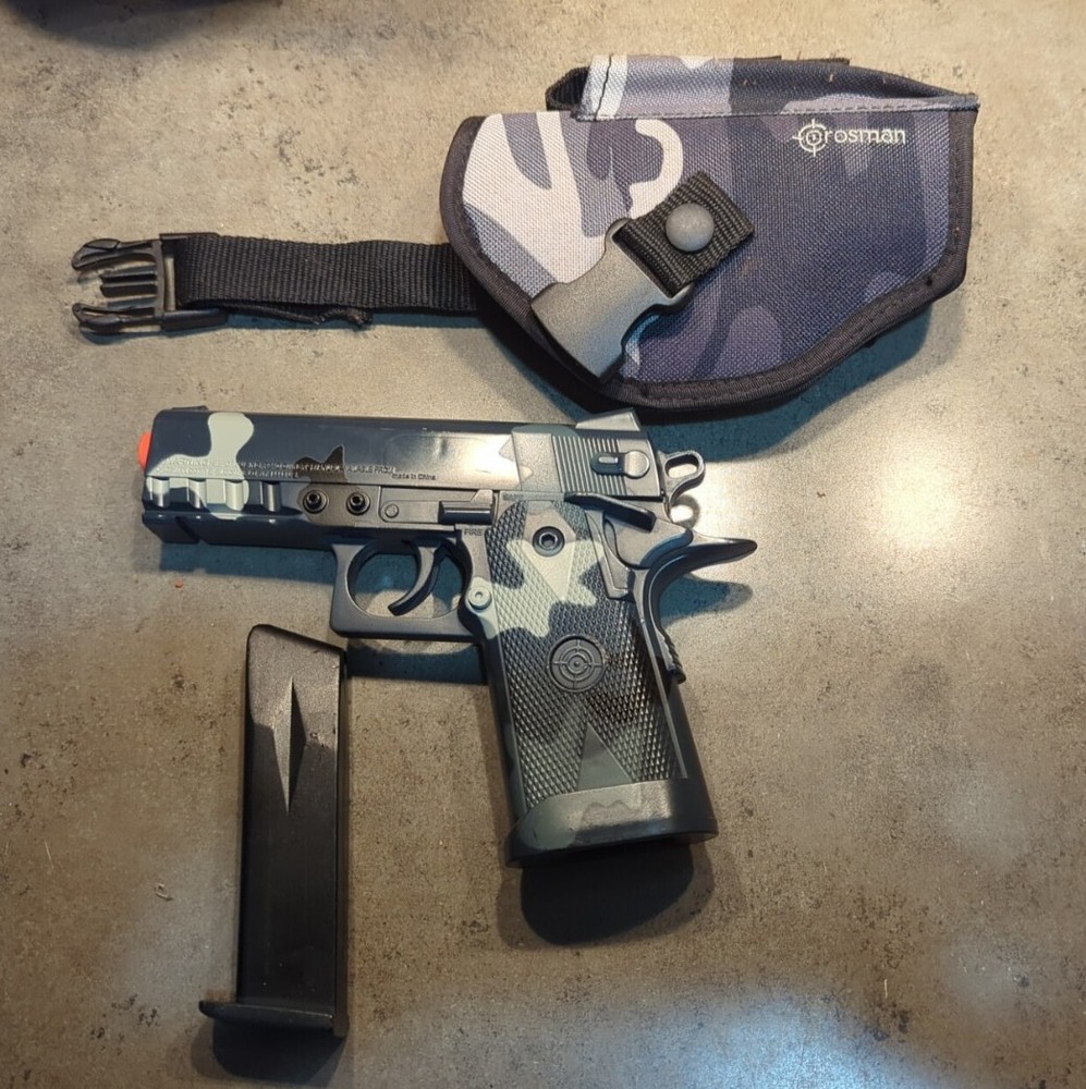 CROSMAN  STINGER  P-36    6mm BB Pistol Preowned.