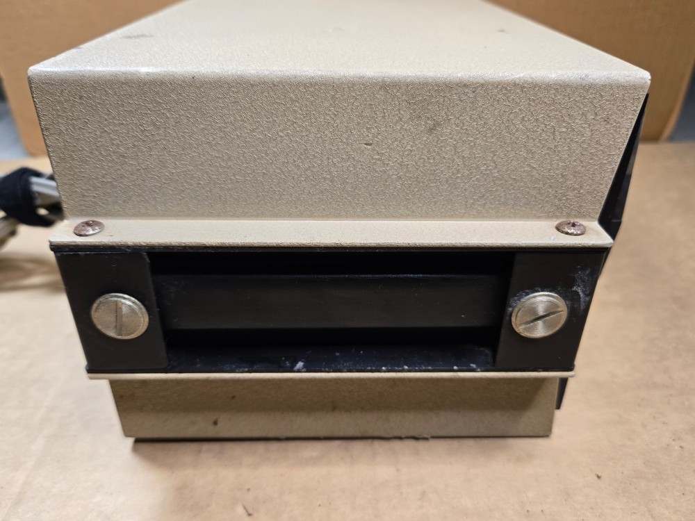 Heathkit IG-18A Low Distortion Audio Generator - Powers on - AS-IS - Untested