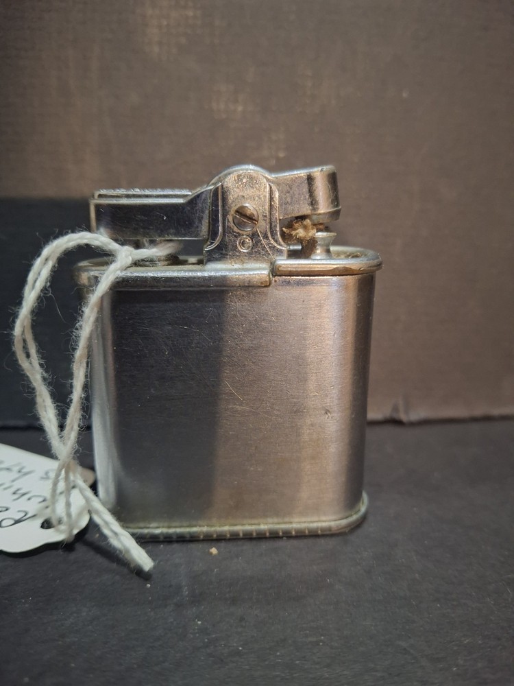 Vintage Ronson Whirlwind Lighter shield pattern