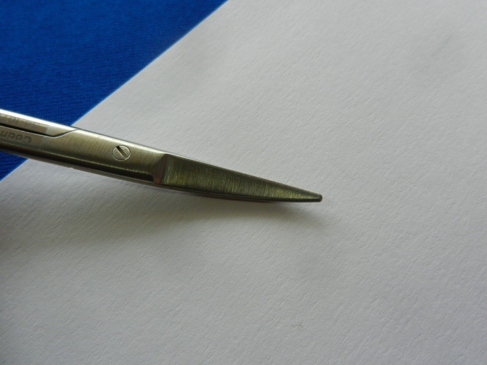 E1137 Codman Fine Sharp Tip Curved Scissors 11.4cm Overall Length 54-1076