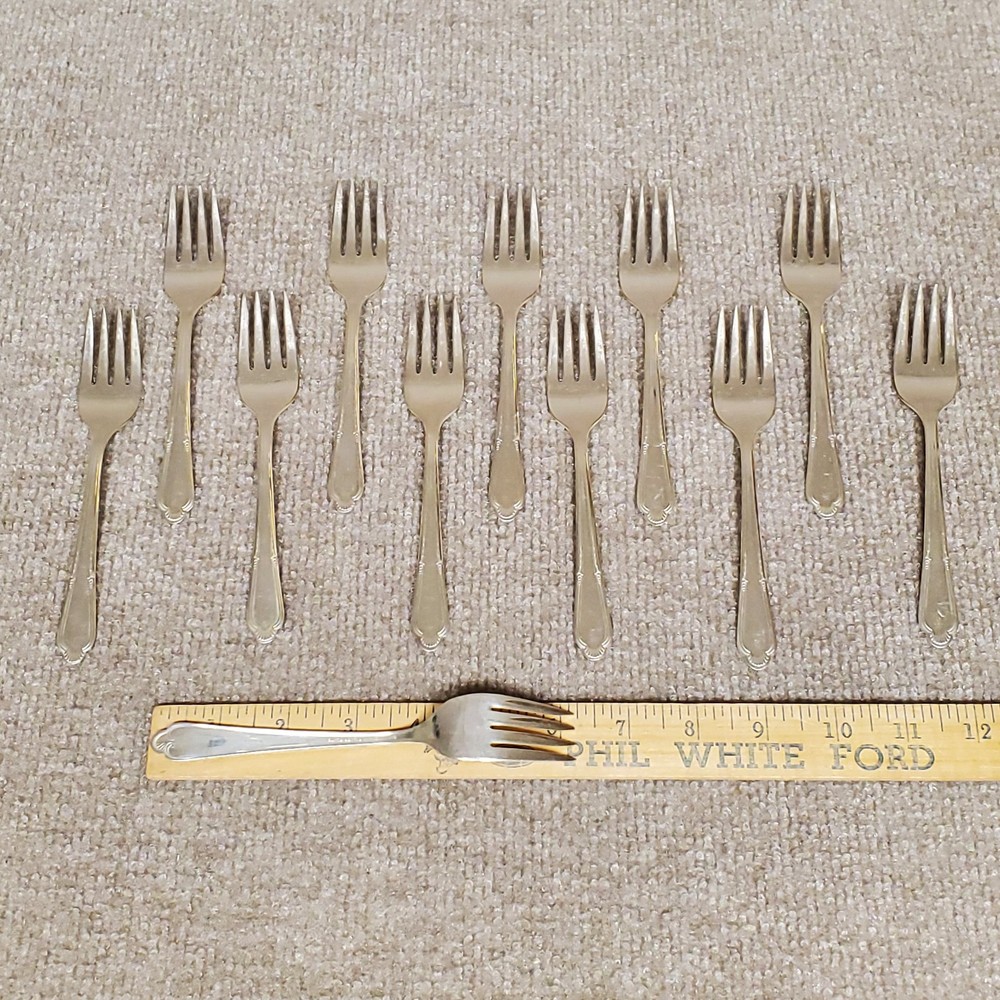 Cunningham Silver Plate Laurel 1934 Silverplate 65 pcs Flatware Silverware