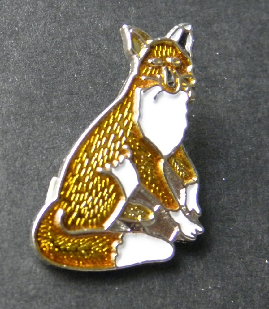 FOX ANIMAL LAPEL PIN BADGE 1 INCH