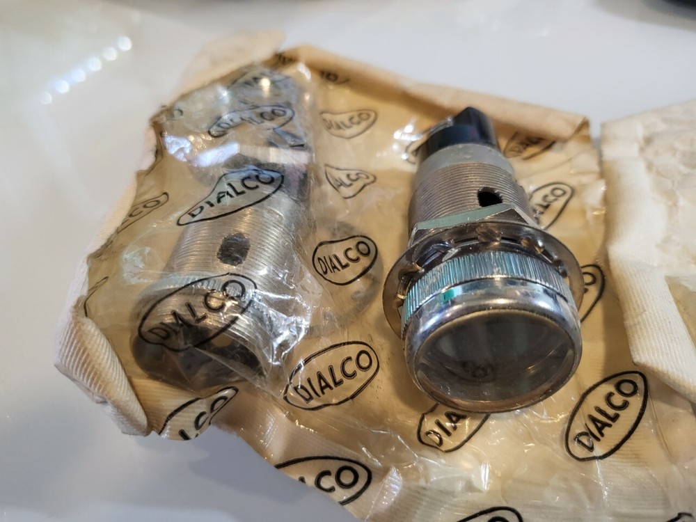 (3) DIALIGHT LIGHT INDICATOR 51-0901-0237-201 6210-00-893-1723