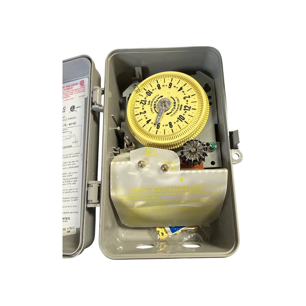 Intermatic T8805P101C Automatic Sprinkler Timer QUALITY TIMER ONLY Used good .