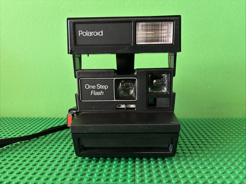 POLAROID 600 ONE STEP FLASH BLACK CAMERA WITH STRAP ORIGINAL OWNER
