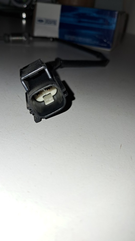 NEW ORIGINAL FORD 8C3Z-12B591-E EXAUST TEMPERATURE SENSOR