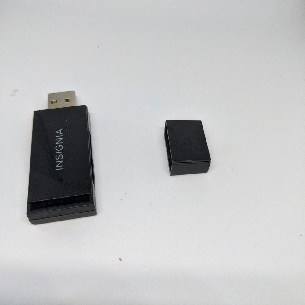 INSIGNIA SD MicroSD Memory Card Reader USB 2.0 Plug and Play Black - Tested
