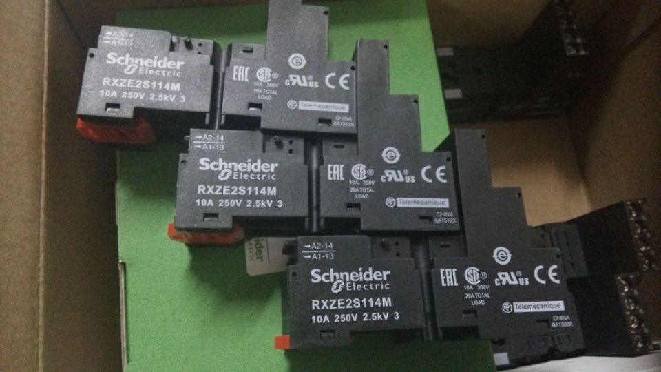 10 Pcs/box Relay Socket RXZE2S114M 10A 14 Pin