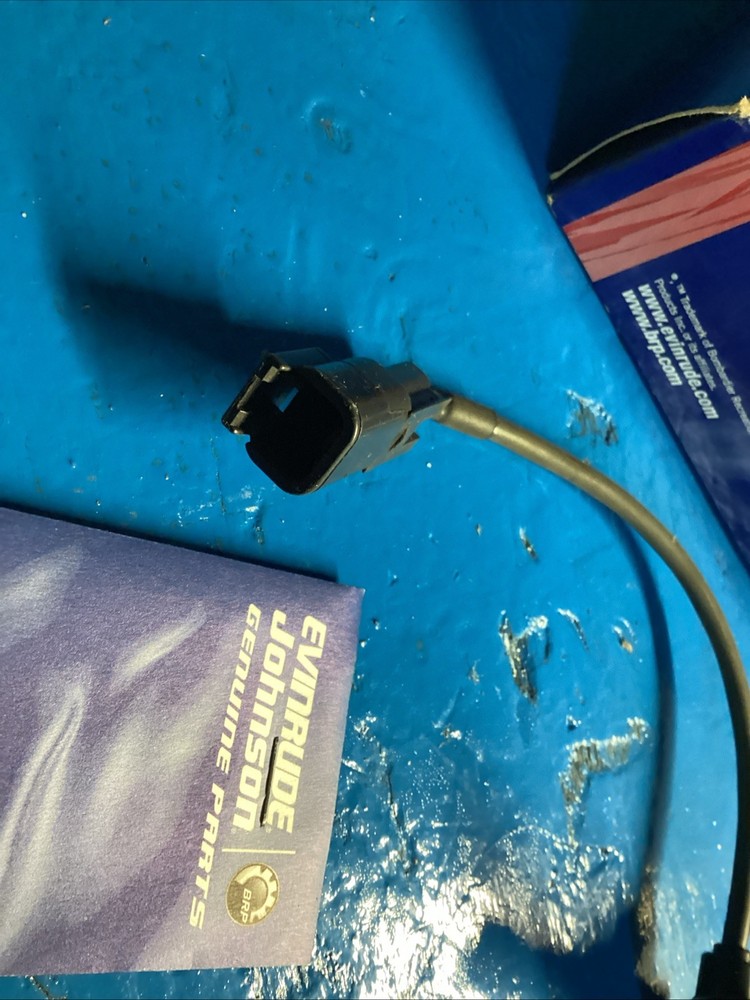 New Johnson Evinrude Sensor & Shim AY 5000729 05000729