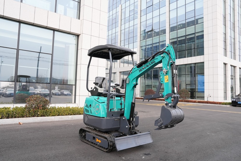 B&S EPA engine，13.5hp mini excavator, pilot control system,, free delivery.