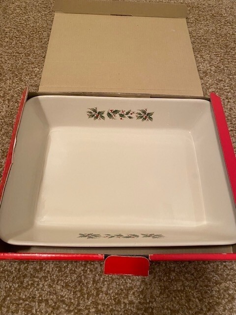 Earthenware Holly Yuletide Lasagna Dish