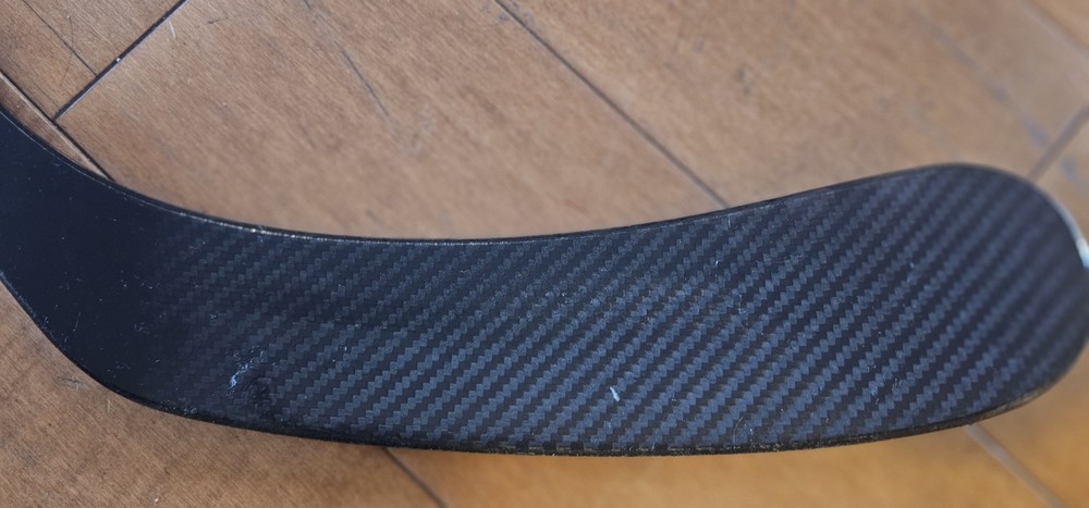 TRUE XC5 Intermediate Hockey Stick Left Hand – Marner Pattern – XCore