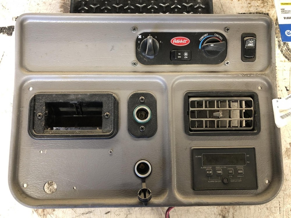 Peterbilt 386 Sleeper Control - Used