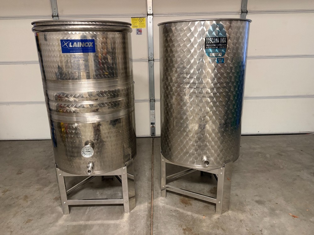300 L stainless steel variable capacity tanks