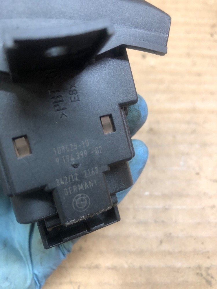 2009-2015 BMW X1 E84 Ignition Control Module 9194399-02