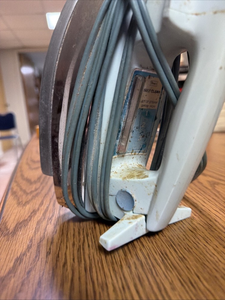 Vintage Sunbeam Ironmaster Steam Iron