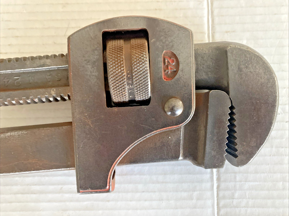 24” PIPE WRENCH FLAT HANDLE UNBRANDED